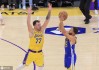 库里23分东契奇43+12+9 巴特勒31+5勇士胜湖人